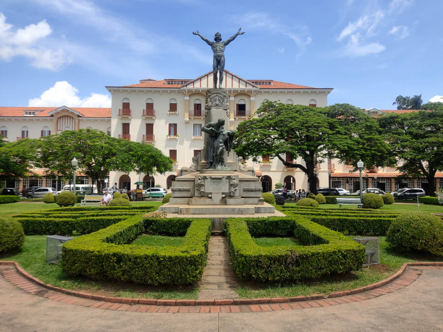 Praça Pedro Sanches Poços de Caldas-MG - Turiste-se