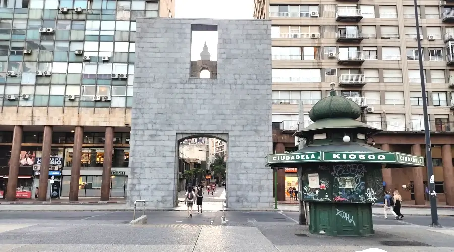 Porta da Ciudadela Montevidéu Uruguai - Turiste-se