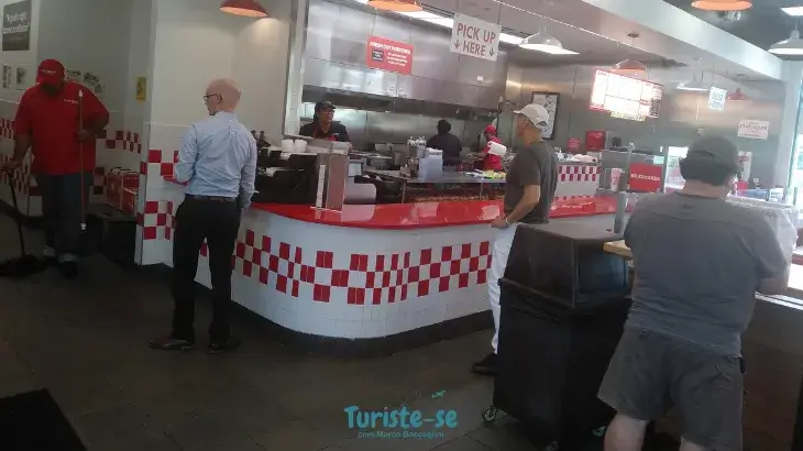 Restaurante Five Guys Interno Orlando - Turiste-se