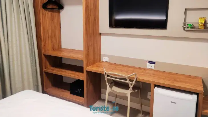 Mesa Quarto Hotel Le Canard Joinville - Turiste-se