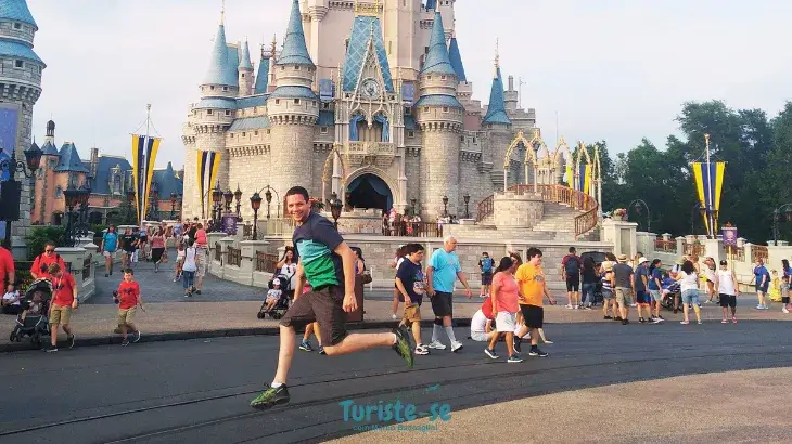 Cinderella Castle Magic Kingdom Orlando - Turiste-se