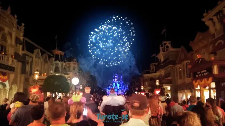 Happily Ever After Magic Kingdom Orlando - Turiste-se