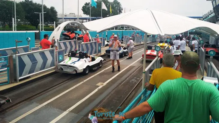 Tomorrowland Speedway Magic Kingdom Orlando - Turiste-se