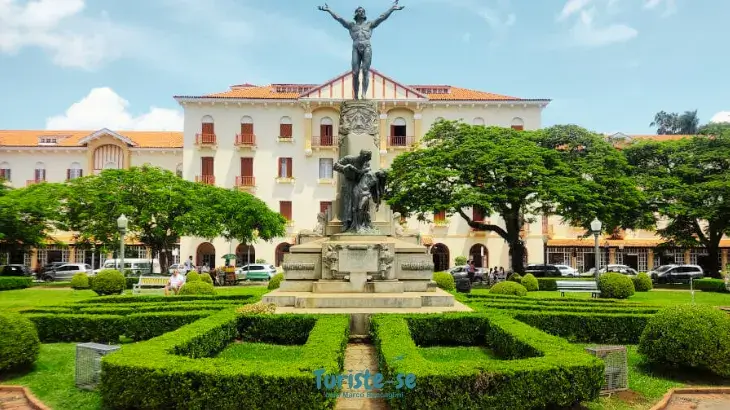 Praça Pedro Sanches Poços de Caldas-MG - Turiste-se - Copia