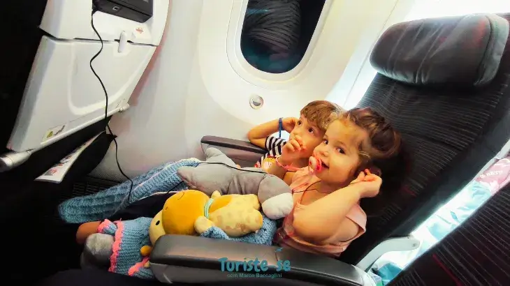 Viagem Com Crianças no Avião - Turiste-se